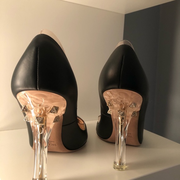 Authentic Valentino Pumps - Picture 6 of 10